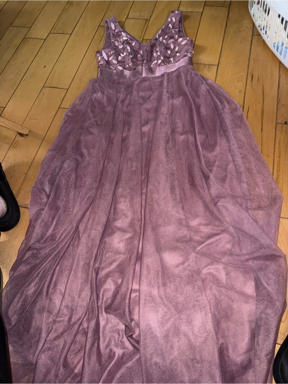 Elegant Mauve V-Neck Tulle Evening Dress